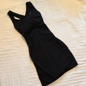 Stonewear Designs M Black Athletic Dress - Flattering Crossback - Shelf Bra